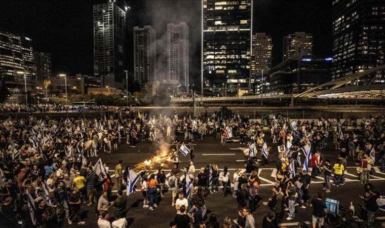 Israeli protesters block main Tel Aviv highway over lack