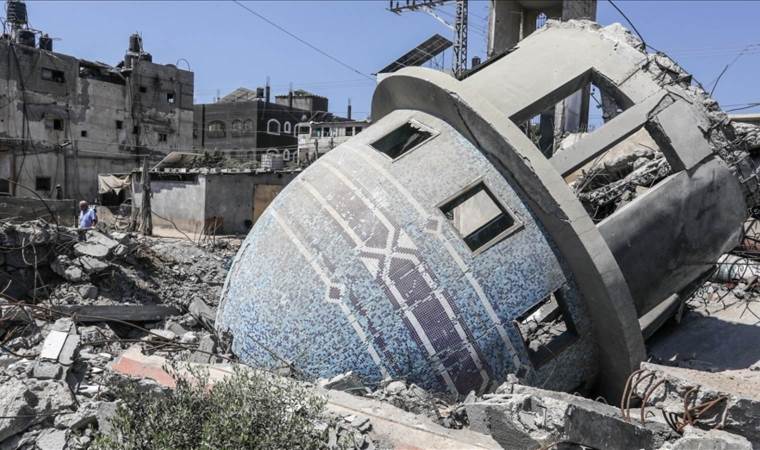 Israeli attacks damage nearly 1,000 mosques in Gaza,