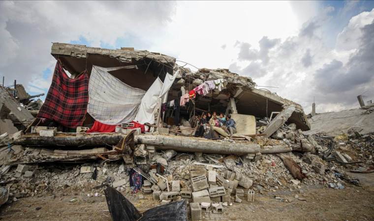 Tents sheltering displaced civilians flooded in Gaza’s K Tents sheltering displaced civilians flooded in Gaza’s K
