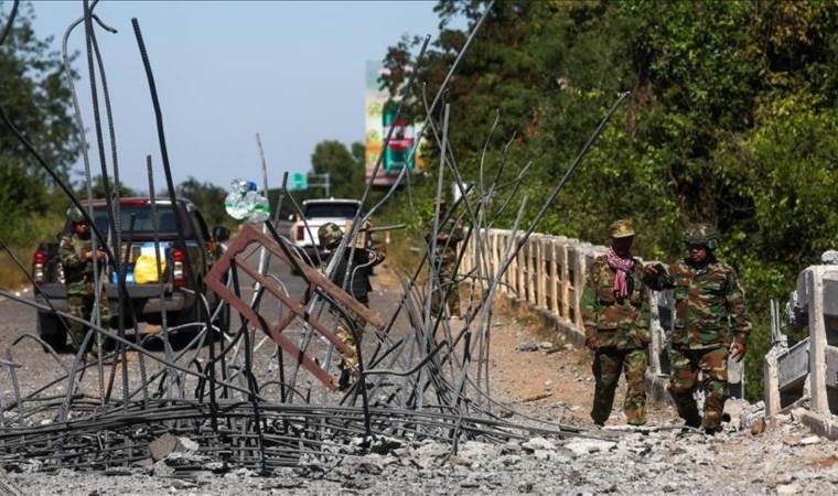 Thailand releases 18 Cambodian soldiers as ceasefire hol Thailand releases 18 Cambodian soldiers as ceasefire hol