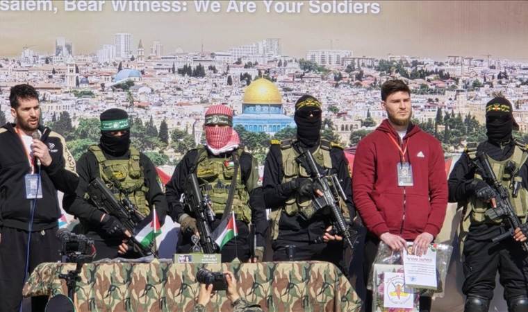 Palestinian groups hand over 3 Israeli captives in Gaza