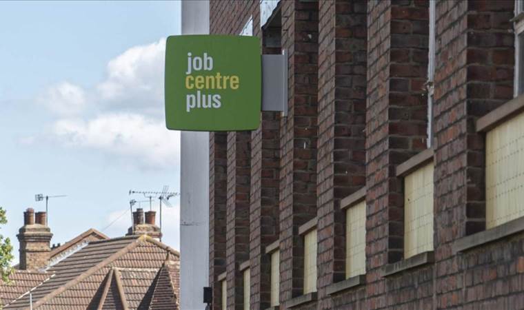 Unemployment in UK increases to 4.4% in December 2024