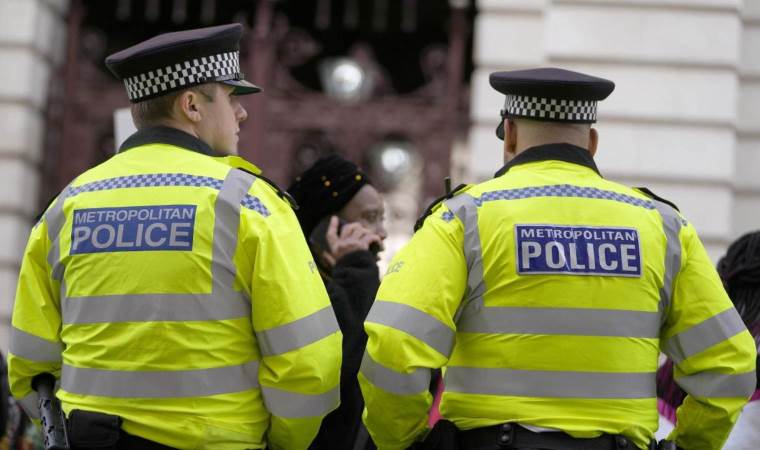 UK police arrest 4 suspects after officer shot in UK police arrest 4 suspects after officer shot in