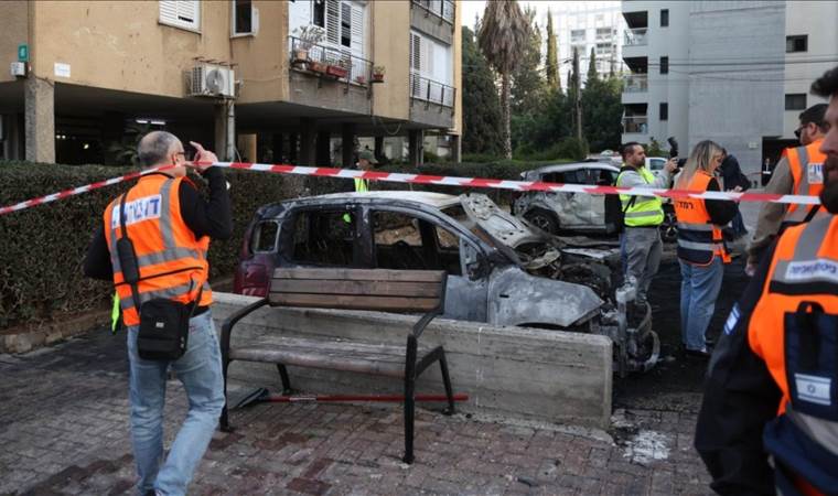 Smoke rises over Tel Aviv after Iranian missile strikes Smoke rises over Tel Aviv after Iranian missile strikes