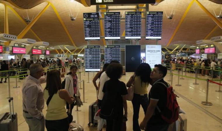 Spanish refiners guarantee jet fuel through May Spanish refiners guarantee jet fuel through May