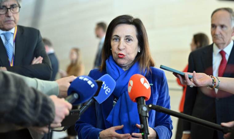 Spanish defense minister dismisses US threat to withdraw Spanish defense minister dismisses US threat to withdraw