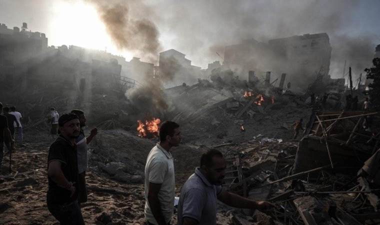Israeli attacks across Gaza kill family of 3, wound 9 Israeli attacks across Gaza kill family of 3, wound 9