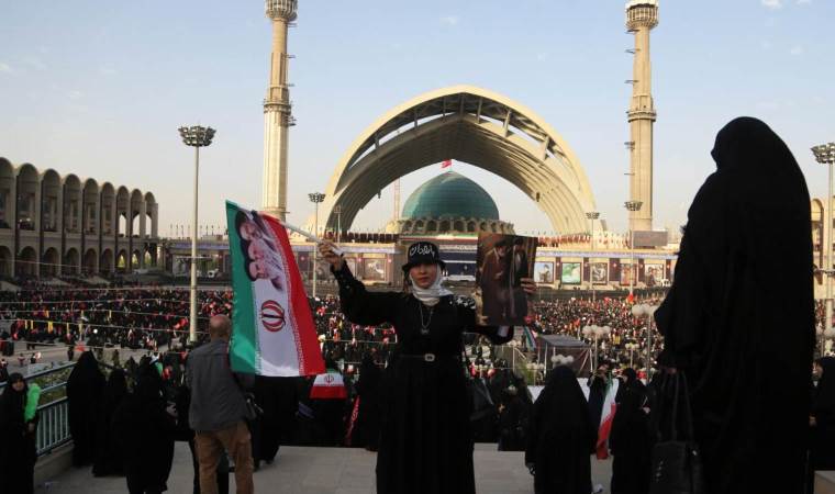 Iran holds mass funeral prayer for slain supreme leader Iran holds mass funeral prayer for slain supreme leader