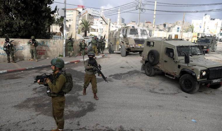 Israel closes Ibrahimi Mosque to Muslim worshipers in Israel closes Ibrahimi Mosque to Muslim worshipers in